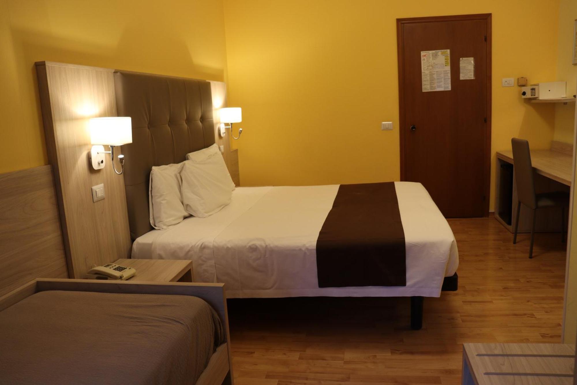Hotel Montereale Pordenone Exterior foto